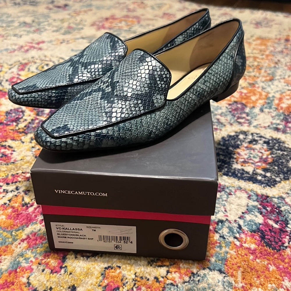 Vince Camuto women’s size 7 flats; color(s)-BLUESTONE/BLACK WARM ROCCIA/BABY SHP